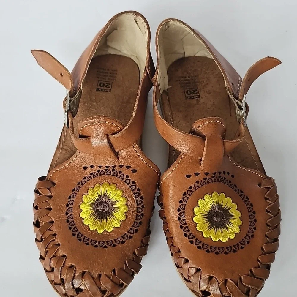 Girls Huarache Mexican Sunflower Leather Sandals Embroidered sz 20 / US 4.5 1854